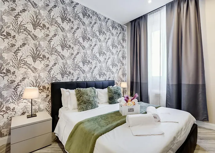 Hanky Suite Roma